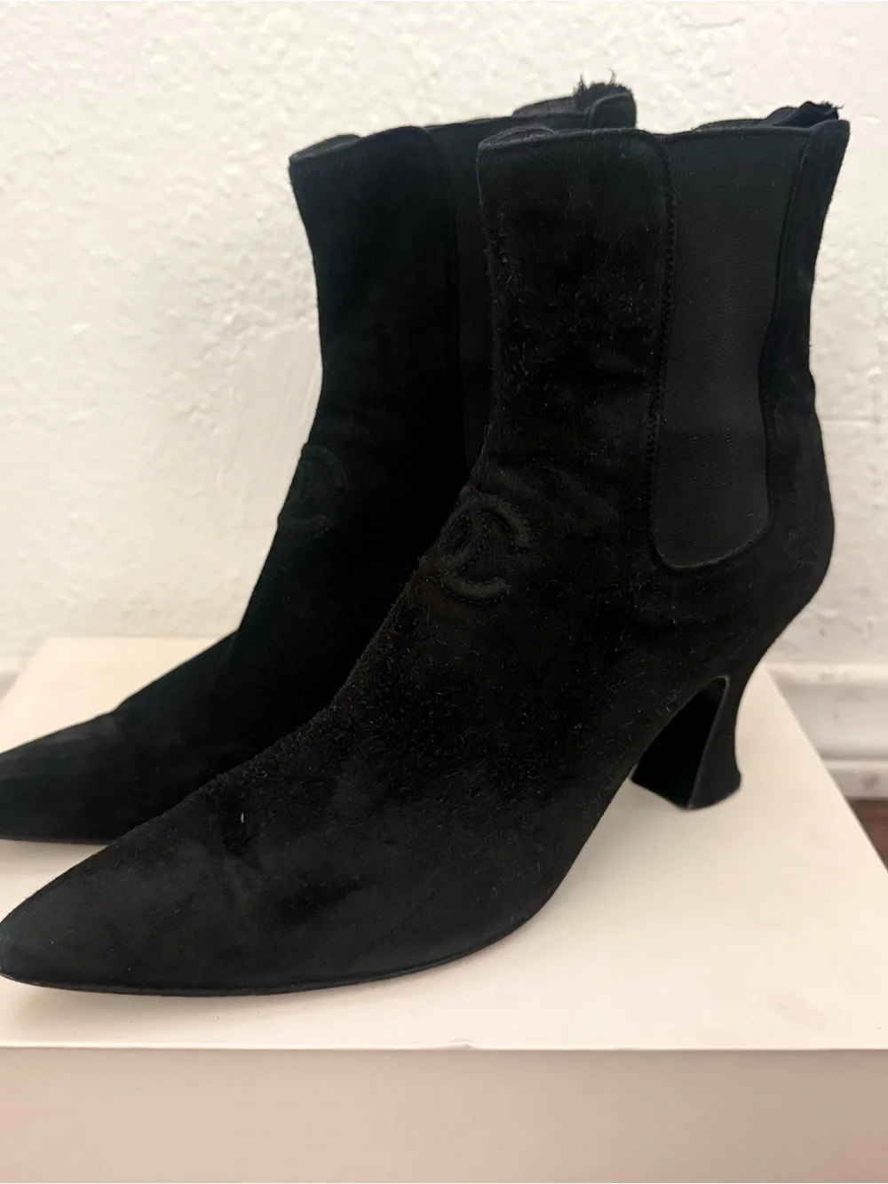 RARE VINTAGE CHANEL Black Suede Pointed Toe Ankle Boots with CC Emblem EU 38